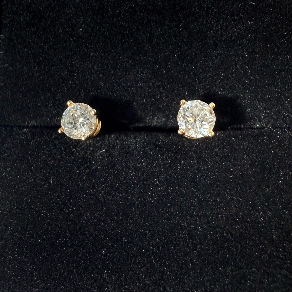SOLD!!! Classic 14k Gold Round 1ct Natural Diamond Stud Earrings